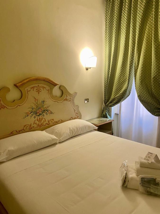 Sourire Hotel Rome Bagian luar foto